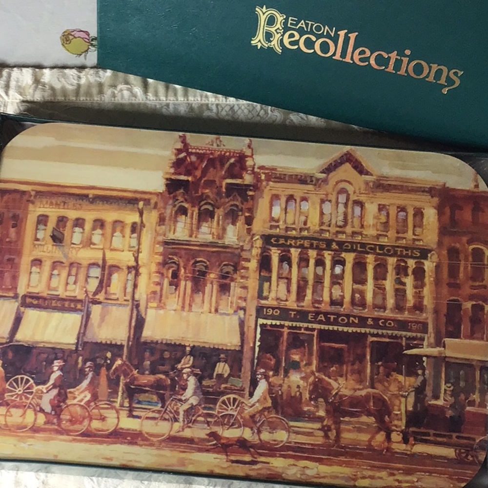 VTG 🇨🇦 The T. Eaton Co. ‘Hustle and Bustle’ 4 Hard Board Placements 🍁 - Picture 5 of 5